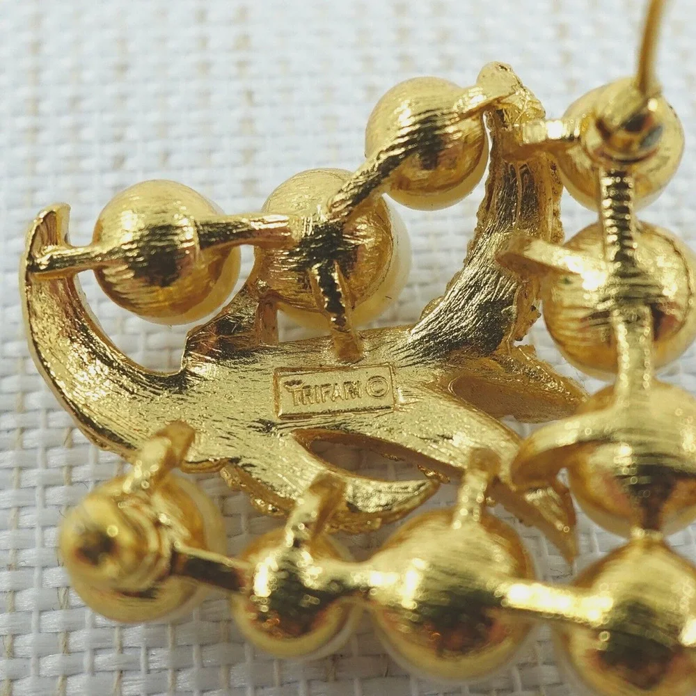 Trifari‎ Brooch Coral Tentacles Gold Tone Faux Pearl Under The Sea Signed